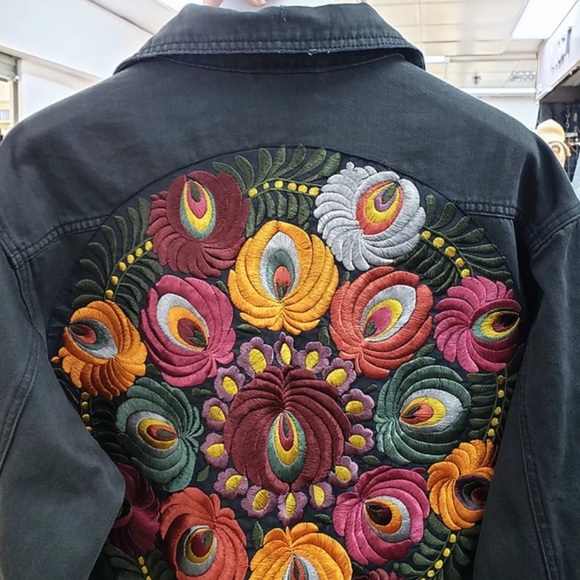 Oversized Embroidered Denim Jacket - Picture 7 of 8